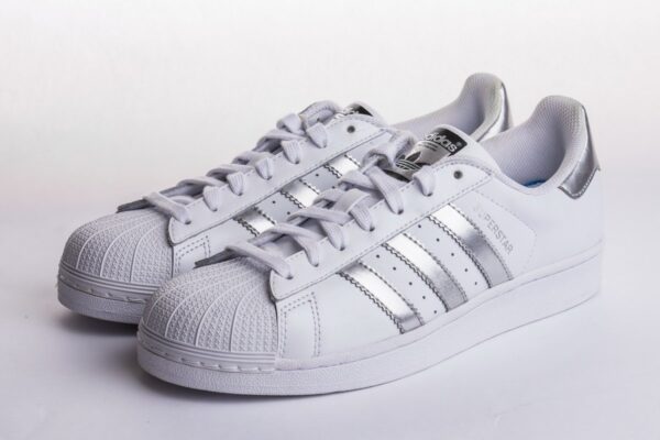 Superstar Shoes Footwear White/Silver Metallic/Core Black - Image 4