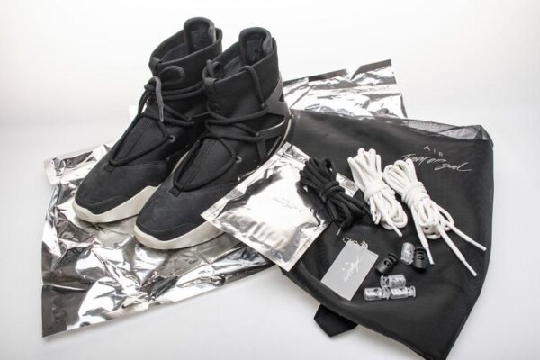 Fear Of God 1 x Nike Air "Light Bone" AR4237-002 - Image 3