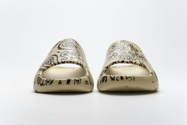 FW6344-11 adidas Yeezy Slide - Image 4