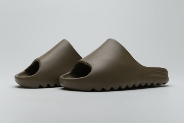 FV8425 adidas Yeezy Slide “Earth Brown” - Image 4