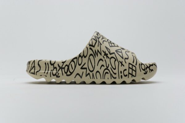 FW6345 adidas Yeezy Slide “Graffiti” - Image 10