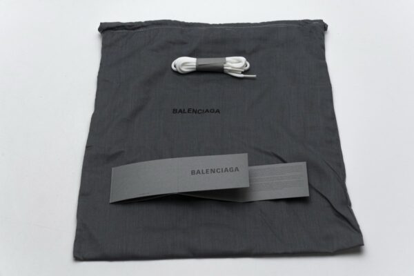 0625 W09O1 Balenciaga Triple S Milk White Black - Image 12