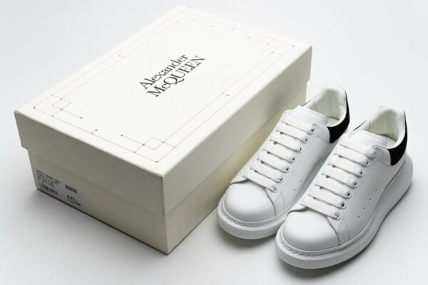 462214 WHGP7 9001 Alexander McQueen Sneaker White Black23 - Image 3