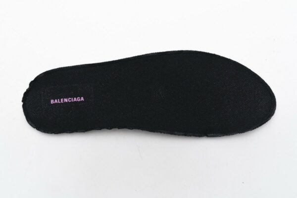 570391 W2GN3 4050 Blenciaga Track 2 Sneaker Blue Pink - Image 10