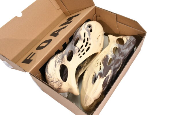 GX8774 Adidas originals Yeezy Foam Runner MX Cream Clay - Image 3