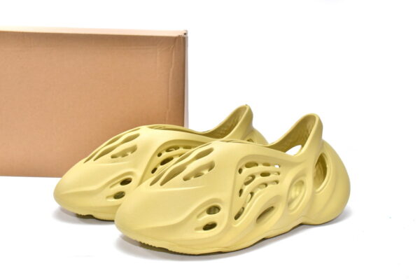 Adidas Yeezy Foam Runner Sulfur - Image 4
